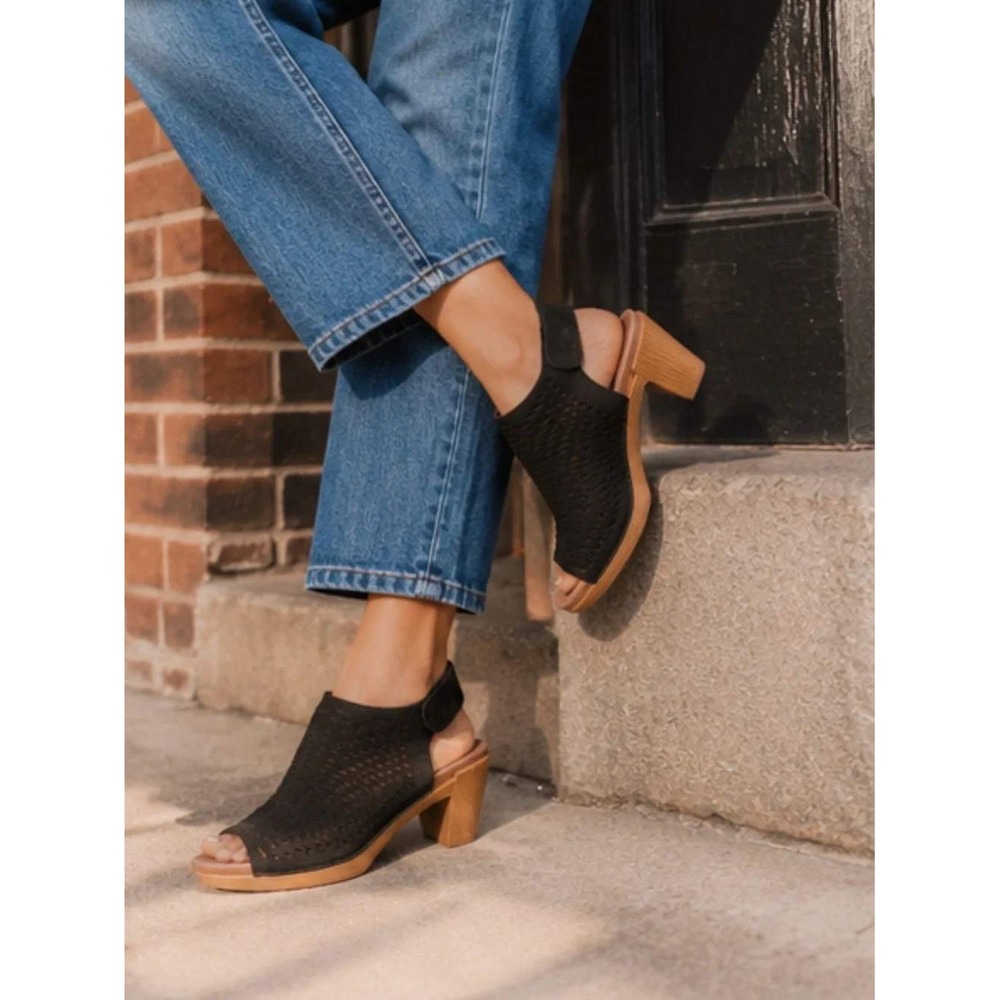 Dansko Womens Danae Block Heel Size US 9.5 EU 40 Black Milled Nubuck Leather